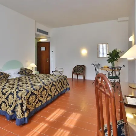 Otel Neroli - Place Of Charme 4*